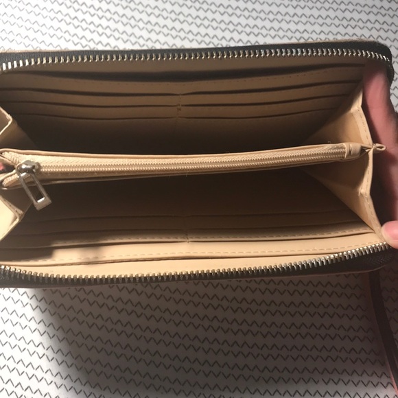 GUESS leather wallet/wristlet pink brown white - Picture 3 of 5